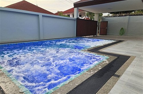Photo 1 - Private Pool With Jacuzzi & Kids Pool @ Royal Park