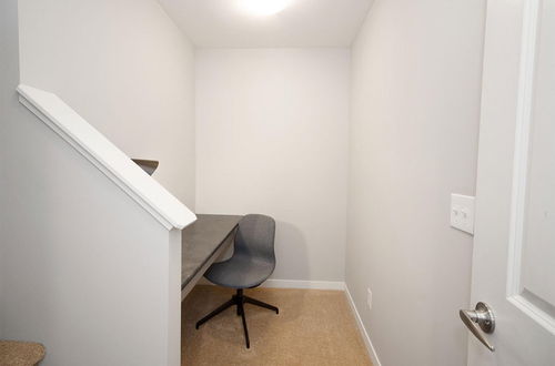 Photo 8 - Modern and Comfortable Townhouse in South Winnipeg