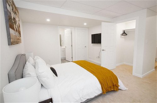 Photo 5 - Modern and Comfortable Townhouse in South Winnipeg
