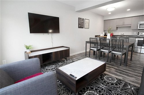 Photo 21 - Modern and Comfortable Townhouse in South Winnipeg