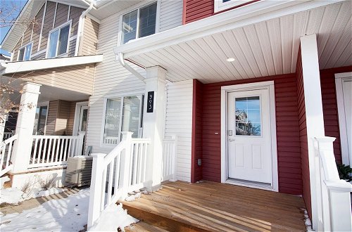 Photo 11 - Modern and Comfortable Townhouse in South Winnipeg