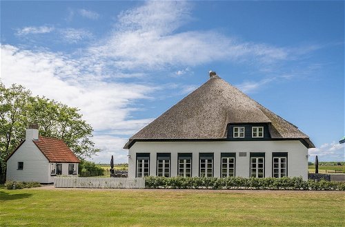Photo 12 - Spacious Farmhouse in Dutch Coast, Texel With Garden