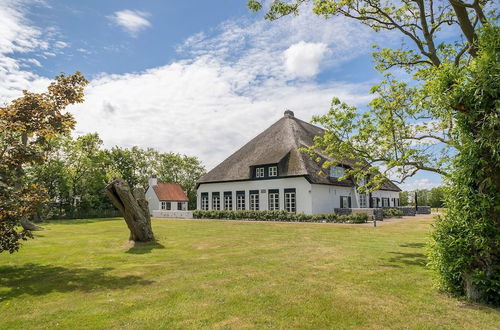 Photo 14 - Spacious Farmhouse in Dutch Coast, Texel With Garden