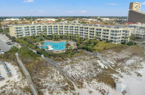 Foto 40 - Spring Break Is Booking Fast-crescent at Miramar-gulf Front-free Beach Chairs