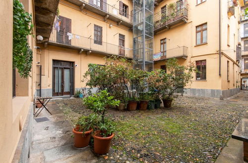 Foto 17 - Charming Studio Near Piazza Castello by Wonderful Italy