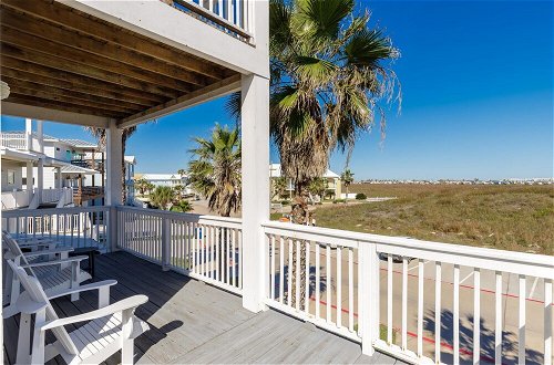 Photo 42 - Mermaids Lair - Large 4BR House - Steps From Beach