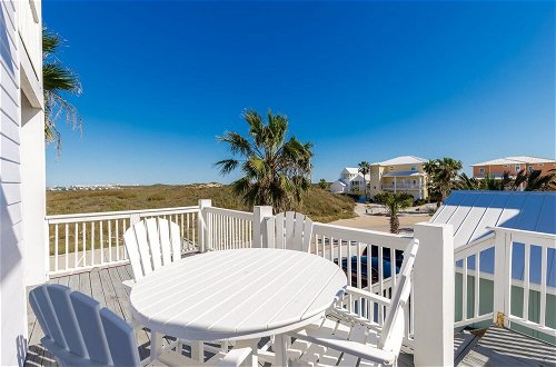 Photo 40 - Mermaids Lair - Large 4BR House - Steps From Beach