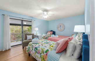 Photo 3 - Short Walk to The Beach! Community Pool! Sleeps 6