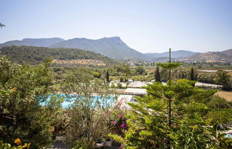 Foto 2 - Lovely Flat With Pool and Nature View in Bodrum