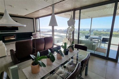 Photo 5 - Stylish 2 Bedroom Apartment With Stunning City Views