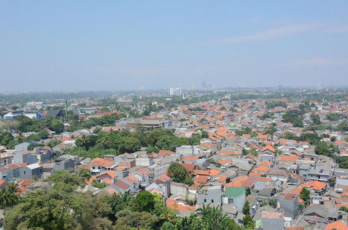 Photo 14 - Minimalist Studio Room At Kebagusan City Apartment