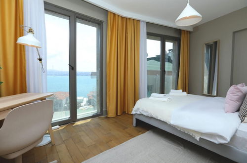 Photo 18 - Excellent Flat w 360 Bosphorus View in Cihangir