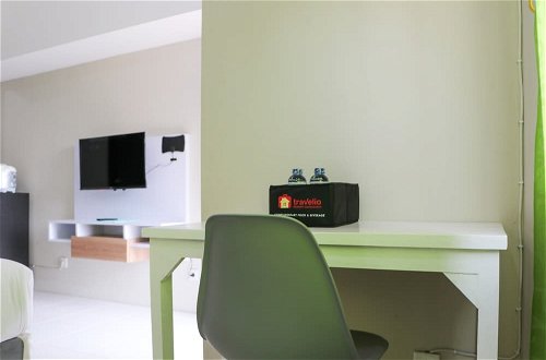 Foto 5 - Simply Look Studio Room At Mont Blanc Bekasi Apartment