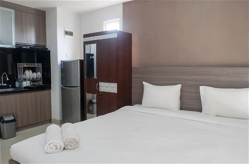 Foto 2 - Minimalist Modern Studio Room Apartment At Taman Melati