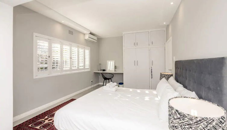 Photo 1 - Spacious 1 Bedroom Apartment in Claremont With Great Views