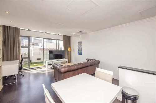 Photo 8 - Central and Spacious 1 Bedroom Flat With Swimming Pool
