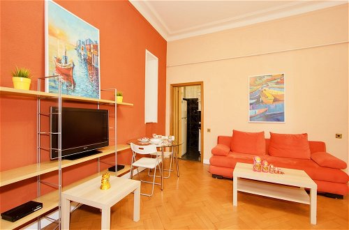 Photo 10 - LUXKV Apartment on Gnezdnikovskiy