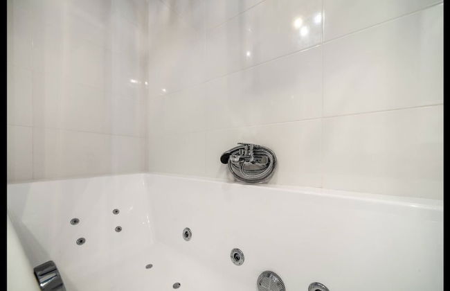 Lviv Apartments - Photo 50