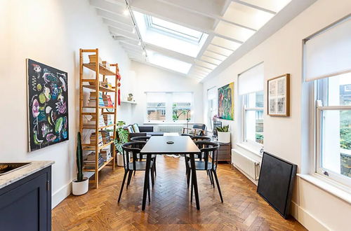 Photo 16 - Stylish and Spacious 1BD in Clapton