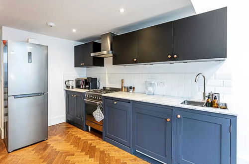 Photo 7 - Stylish and Spacious 1BD in Clapton