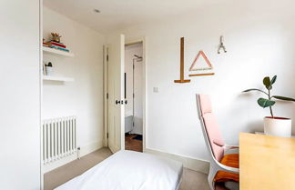 Photo 3 - Stylish and Spacious 1BD in Clapton