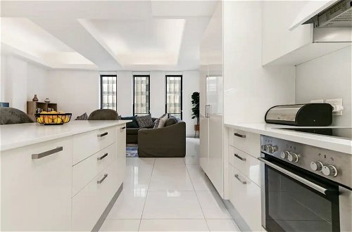 Photo 4 - Spacious, Heritage 1 Bedroom Apartment in Cape Town