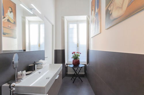 Photo 15 - Boutique Apartment in Como