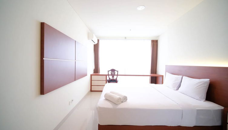 Foto 1 - Best Location And Comfy 1Br At Praxis Apartment