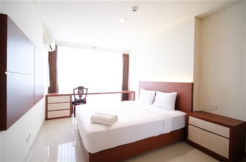Foto 4 - Best Location And Comfy 1Br At Praxis Apartment