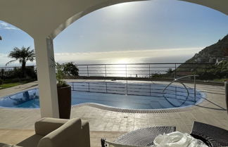 Foto 1 - Luxury Villa With Private Heated Pool, Garden and Views of the sea and Mountains