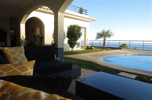 Foto 61 - Luxury Villa With Private Heated Pool, Garden and Views of the sea and Mountains