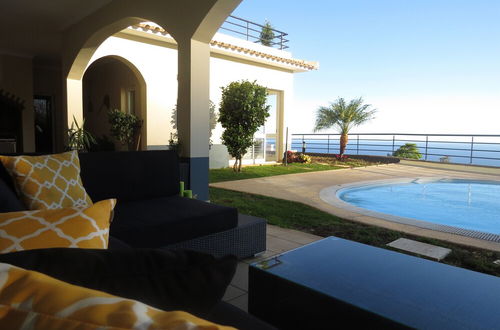 Foto 65 - Luxury Villa With Private Heated Pool, Garden and Views of the sea and Mountains