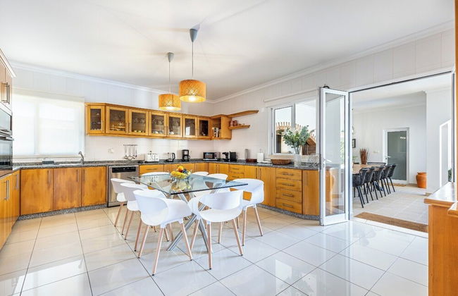 Luxury Villa With Private Heated Pool, Garden and Views of the sea and Mountains - Foto 13