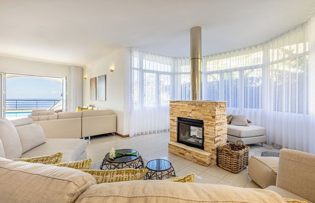 Luxury Villa With Private Heated Pool, Garden and Views of the sea and Mountains - Foto 16