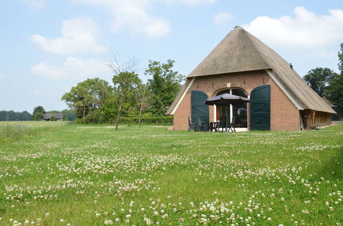 Foto 1 - Quaint Farmhouse in Geesteren With Meadow View