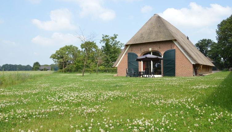 Foto 1 - Quaint Farmhouse in Geesteren With Meadow View