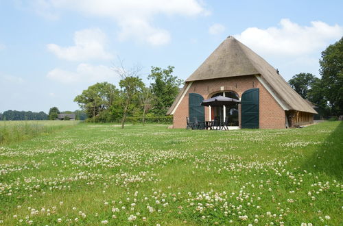 Foto 1 - Quaint Farmhouse in Geesteren With Meadow View