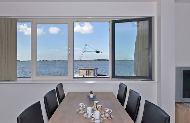 Exclusive Apartment on the Ground Floor Directly Located on the Water - Foto 29