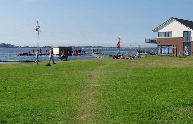 Exclusive Apartment on the Ground Floor Directly Located on the Water - Foto 31