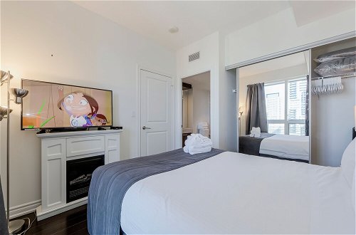 Foto 5 - Downtown Toronto 2 Bedroom 2 Bath Suite Near Business District, U of T, Hospital