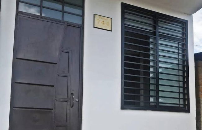 Centrally Located Apartment - Photo 9