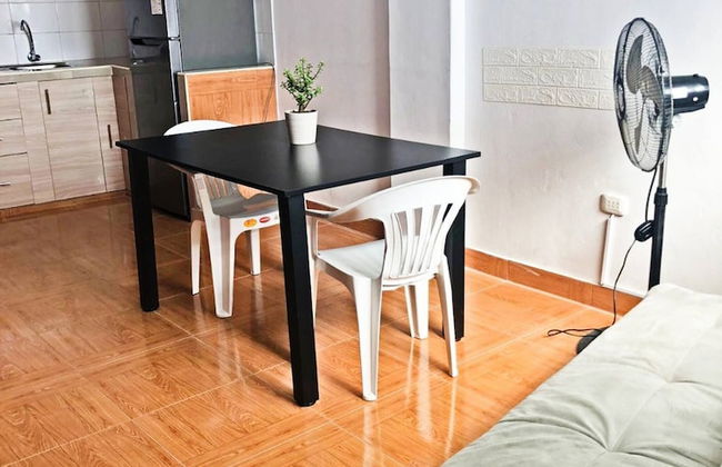 Centrally Located Apartment - Photo 6