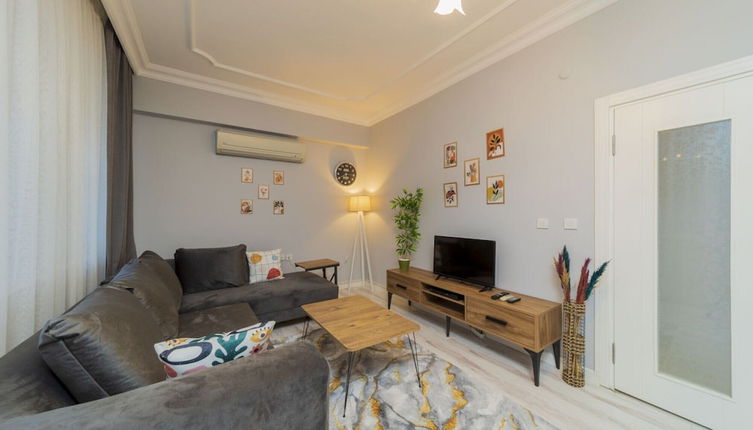 Photo 1 - Vibrant Flat With Lovely Balcony in Muratpasa