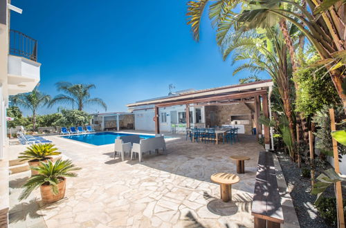 Photo 17 - Papas Family Villa With Private Pool / Wheelchair Accessible