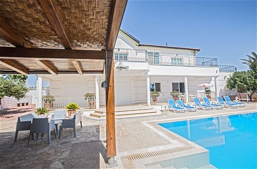 Photo 20 - Papas Family Villa With Private Pool / Wheelchair Accessible