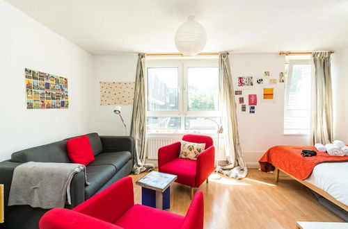 Photo 14 - Bright & Cosy Studio Close to Central London