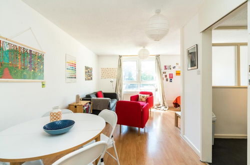 Photo 11 - Bright & Cosy Studio Close to Central London