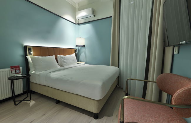 EA Exclusive Hotel - Photo 22