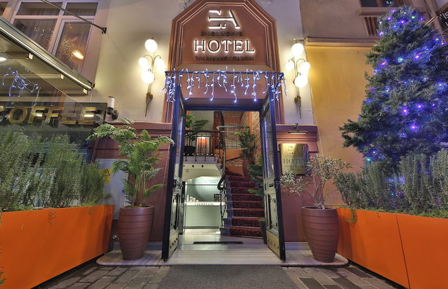 EA Exclusive Hotel - Photo 54