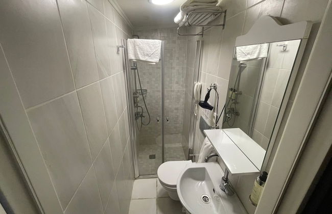 EA Exclusive Hotel - Photo 39